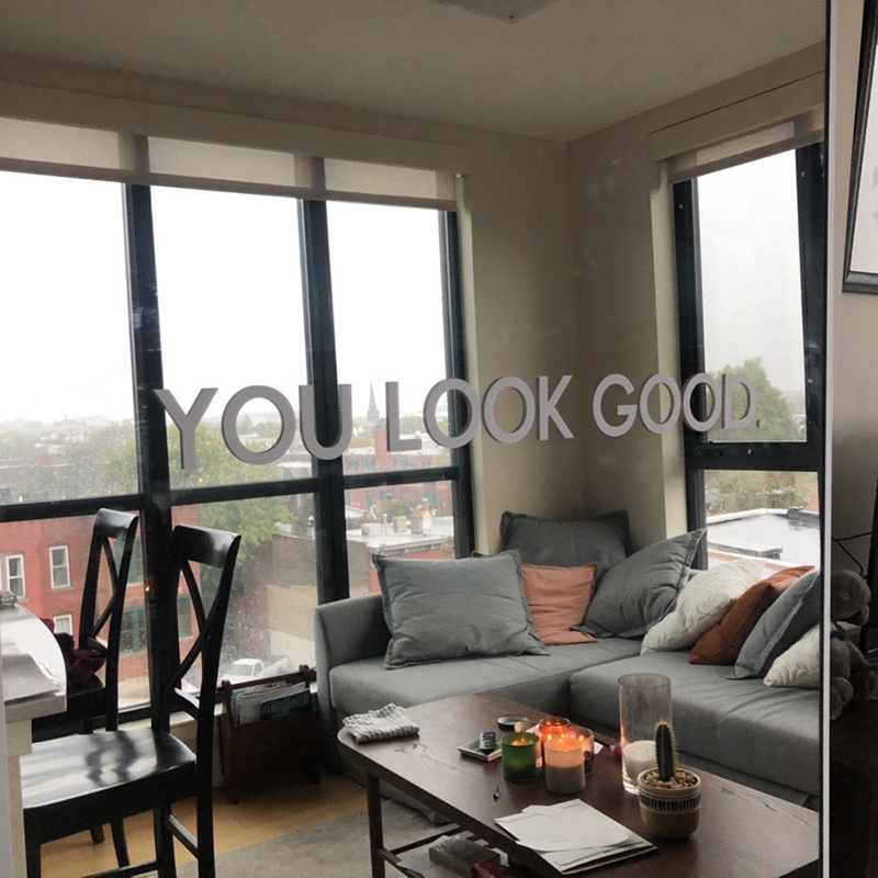 You Look Good Spiegel-Wandaufk – Vinyl Floor Plank Bewertung und Preis